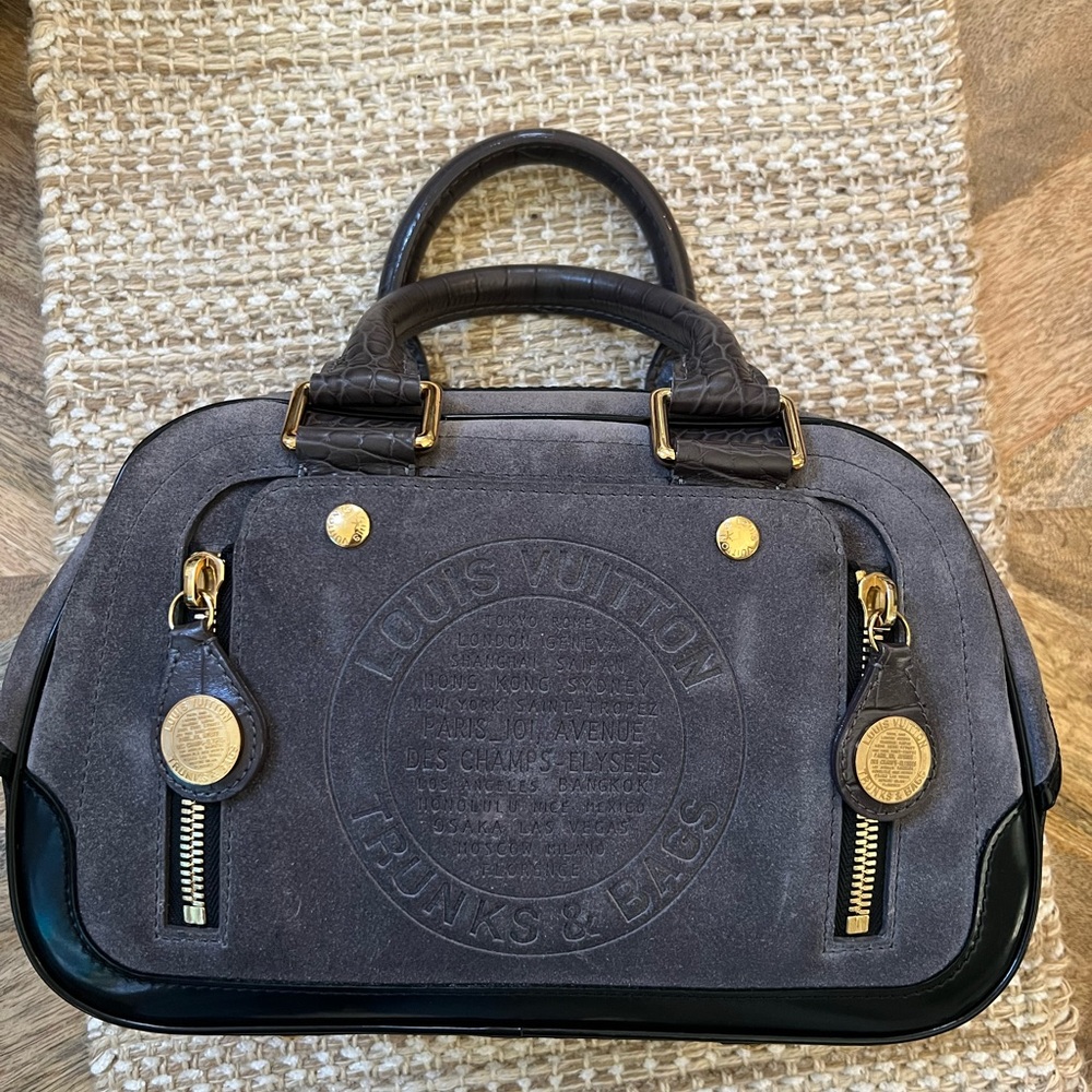 Louis Vuitton
Suede Havane Stamped Trunk PM Vintage